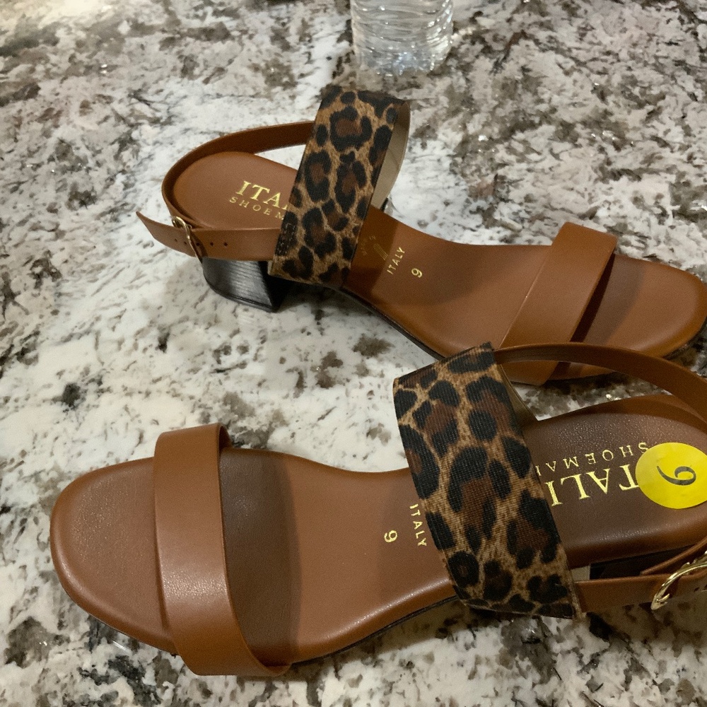 Italian Shoemaker Prisella Block heel strappy sandals size 9